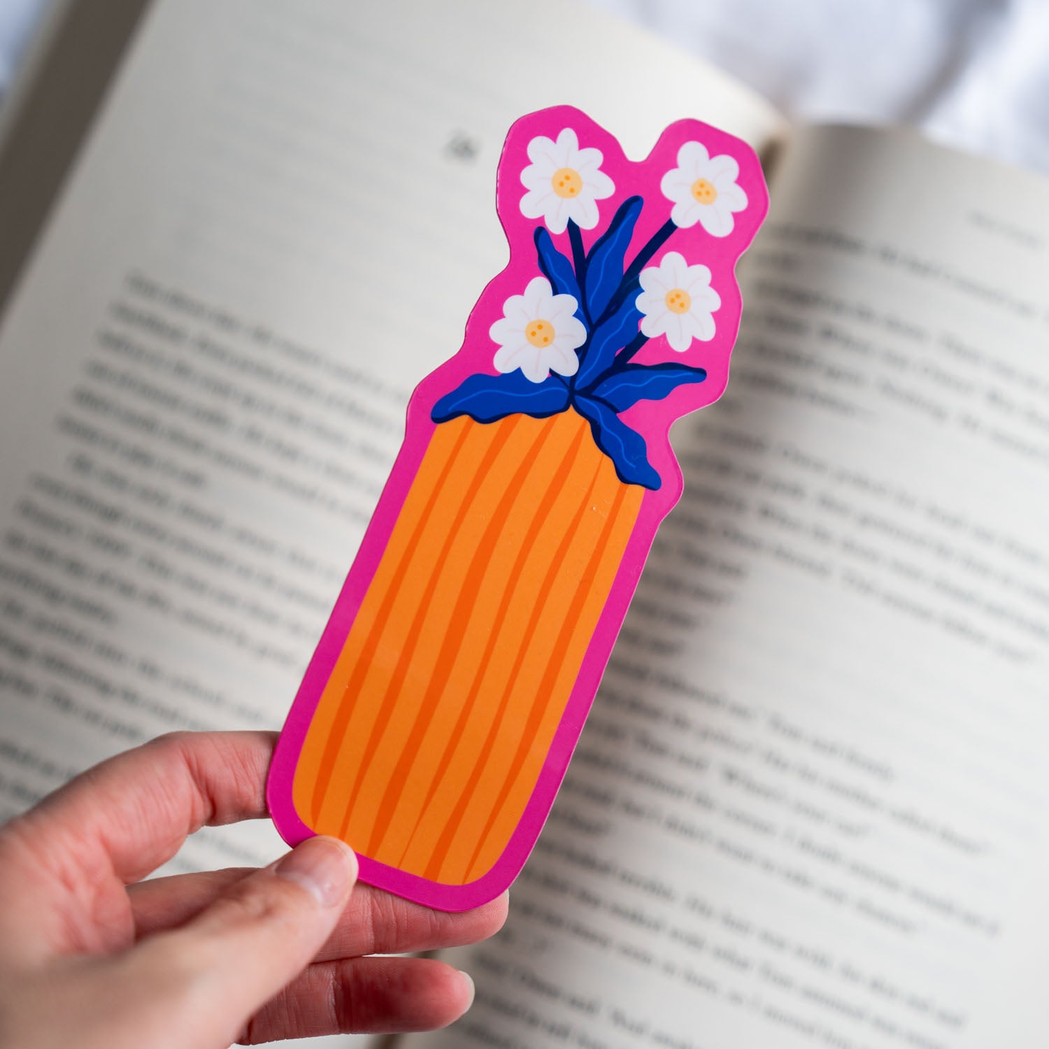 Vibrant Flower Bookmark: Daisies